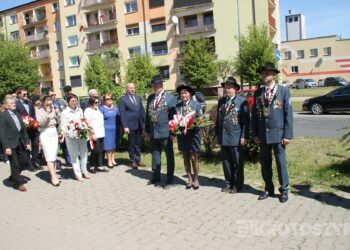 Uroczystości, msza i hołd pod pomnikiem z okazji 235. rocznicy uchwalenia Konstytucji 3 Maja