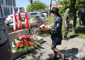 Uroczystości, msza i hołd pod pomnikiem z okazji 235. rocznicy uchwalenia Konstytucji 3 Maja