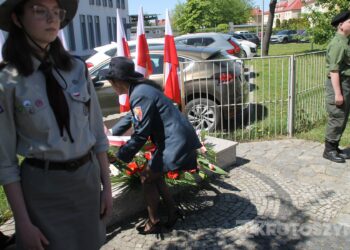 Uroczystości, msza i hołd pod pomnikiem z okazji 235. rocznicy uchwalenia Konstytucji 3 Maja