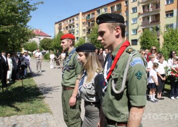 Uroczystości, msza i hołd pod pomnikiem z okazji 235. rocznicy uchwalenia Konstytucji 3 Maja