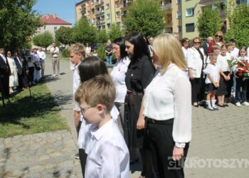 Uroczystości, msza i hołd pod pomnikiem z okazji 235. rocznicy uchwalenia Konstytucji 3 Maja