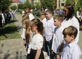 Uroczystości, msza i hołd pod pomnikiem z okazji 235. rocznicy uchwalenia Konstytucji 3 Maja