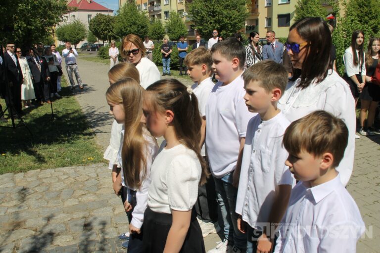 Uroczystości, msza i hołd pod pomnikiem z okazji 235. rocznicy uchwalenia Konstytucji 3 Maja