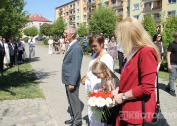 Uroczystości, msza i hołd pod pomnikiem z okazji 235. rocznicy uchwalenia Konstytucji 3 Maja
