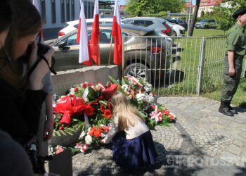 Uroczystości, msza i hołd pod pomnikiem z okazji 235. rocznicy uchwalenia Konstytucji 3 Maja