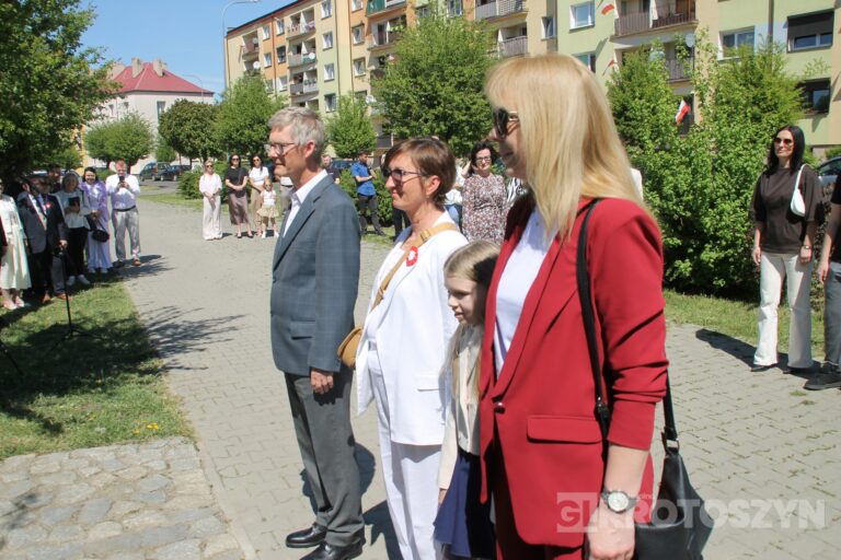 Uroczystości, msza i hołd pod pomnikiem z okazji 235. rocznicy uchwalenia Konstytucji 3 Maja