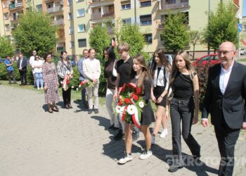 Uroczystości, msza i hołd pod pomnikiem z okazji 235. rocznicy uchwalenia Konstytucji 3 Maja