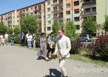 Uroczystości, msza i hołd pod pomnikiem z okazji 235. rocznicy uchwalenia Konstytucji 3 Maja
