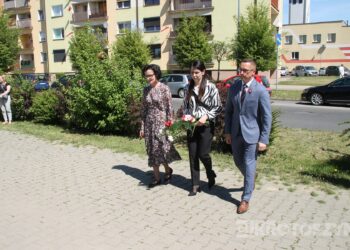 Uroczystości, msza i hołd pod pomnikiem z okazji 235. rocznicy uchwalenia Konstytucji 3 Maja