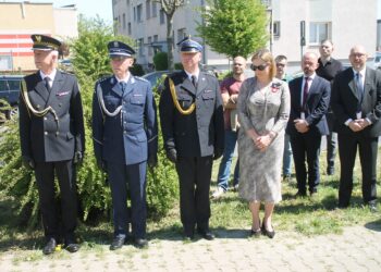 Uroczystości, msza i hołd pod pomnikiem z okazji 235. rocznicy uchwalenia Konstytucji 3 Maja