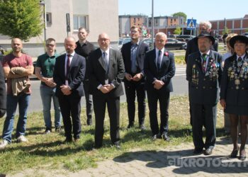 Uroczystości, msza i hołd pod pomnikiem z okazji 235. rocznicy uchwalenia Konstytucji 3 Maja