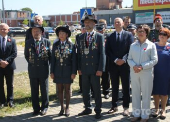 Uroczystości, msza i hołd pod pomnikiem z okazji 235. rocznicy uchwalenia Konstytucji 3 Maja