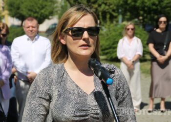 Uroczystości, msza i hołd pod pomnikiem z okazji 235. rocznicy uchwalenia Konstytucji 3 Maja