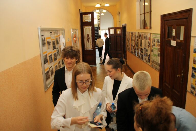 Poranek z matematyką. Sprawdziliśmy, jak maturzyści radzili sobie w Krotoszynie
