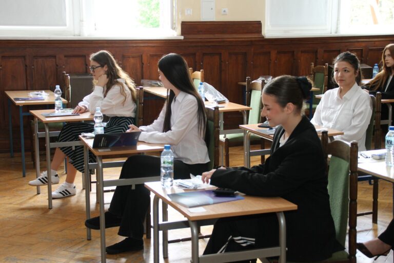 Poranek z matematyką. Sprawdziliśmy, jak maturzyści radzili sobie w Krotoszynie