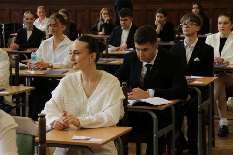 Poranek z matematyką. Sprawdziliśmy, jak maturzyści radzili sobie w Krotoszynie