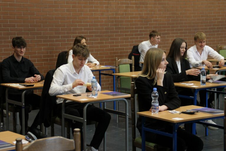 Poranek z matematyką. Sprawdziliśmy, jak maturzyści radzili sobie w Krotoszynie