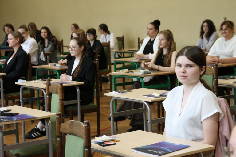 Poranek z matematyką. Sprawdziliśmy, jak maturzyści radzili sobie w Krotoszynie
