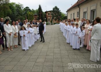 Wyjątkowy dzień dla 36 dzieci. Uroczystość I Komunii Świętej w krotoszyńskiej bazylice