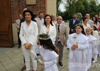Wyjątkowy dzień dla 36 dzieci. Uroczystość I Komunii Świętej w krotoszyńskiej bazylice