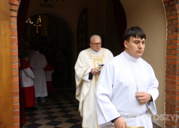 Wyjątkowy dzień dla 36 dzieci. Uroczystość I Komunii Świętej w krotoszyńskiej bazylice