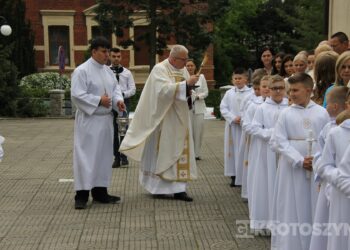 Wyjątkowy dzień dla 36 dzieci. Uroczystość I Komunii Świętej w krotoszyńskiej bazylice Wyjątkowy dzień dla 36 dzieci. Uroczystość I Komunii Świętej w krotoszyńskiej bazylice
