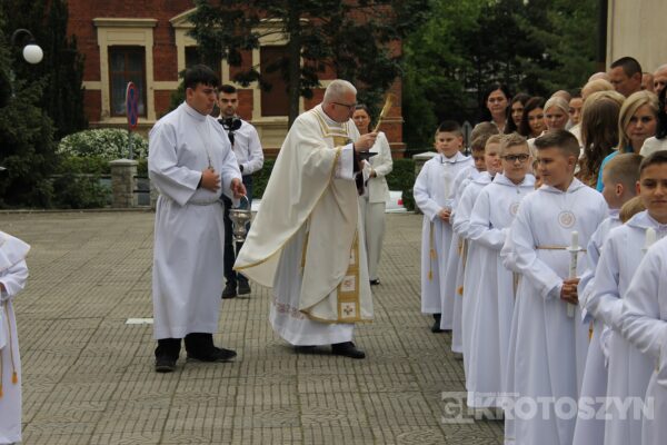 Wyjątkowy dzień dla 36 dzieci. Uroczystość I Komunii Świętej w krotoszyńskiej bazylice