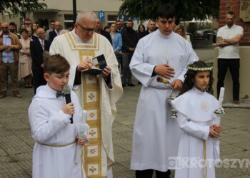 Wyjątkowy dzień dla 36 dzieci. Uroczystość I Komunii Świętej w krotoszyńskiej bazylice