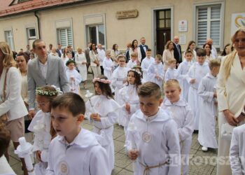 Wyjątkowy dzień dla 36 dzieci. Uroczystość I Komunii Świętej w krotoszyńskiej bazylice