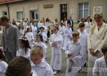 Wyjątkowy dzień dla 36 dzieci. Uroczystość I Komunii Świętej w krotoszyńskiej bazylice