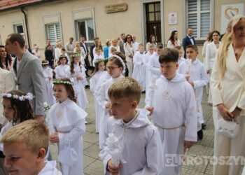 Wyjątkowy dzień dla 36 dzieci. Uroczystość I Komunii Świętej w krotoszyńskiej bazylice