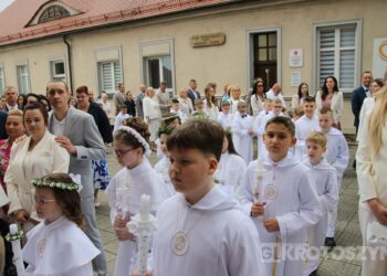Wyjątkowy dzień dla 36 dzieci. Uroczystość I Komunii Świętej w krotoszyńskiej bazylice