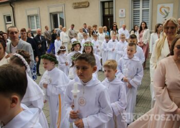 Wyjątkowy dzień dla 36 dzieci. Uroczystość I Komunii Świętej w krotoszyńskiej bazylice