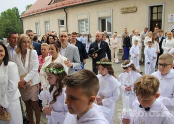 Wyjątkowy dzień dla 36 dzieci. Uroczystość I Komunii Świętej w krotoszyńskiej bazylice