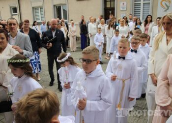 Wyjątkowy dzień dla 36 dzieci. Uroczystość I Komunii Świętej w krotoszyńskiej bazylice