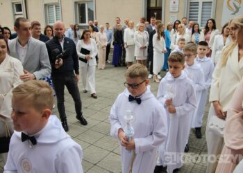 Wyjątkowy dzień dla 36 dzieci. Uroczystość I Komunii Świętej w krotoszyńskiej bazylice