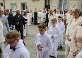Wyjątkowy dzień dla 36 dzieci. Uroczystość I Komunii Świętej w krotoszyńskiej bazylice