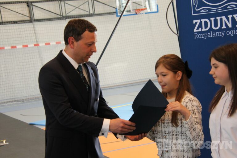 Sportowe święto w Zdunach! Burmistrz nagrodził najlepszych zawodników i trenerów