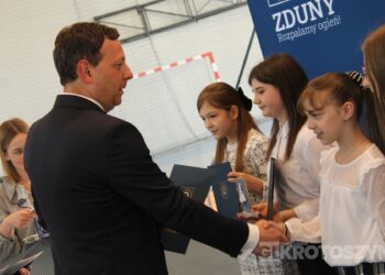 Sportowe święto w Zdunach! Burmistrz nagrodził najlepszych zawodników i trenerów