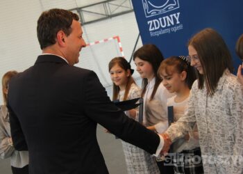 Sportowe święto w Zdunach! Burmistrz nagrodził najlepszych zawodników i trenerów