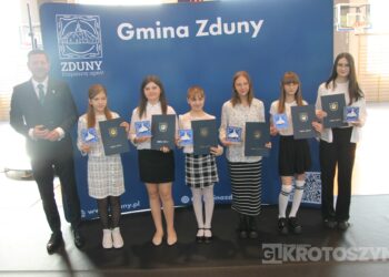 Sportowe święto w Zdunach! Burmistrz nagrodził najlepszych zawodników i trenerów