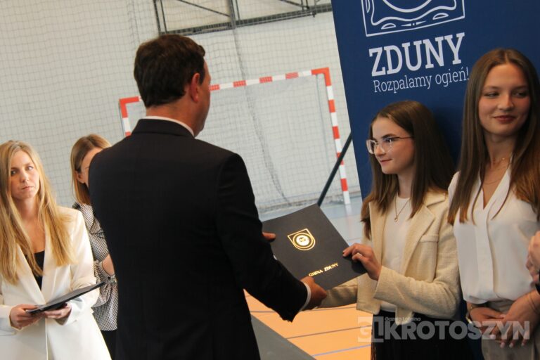 Sportowe święto w Zdunach! Burmistrz nagrodził najlepszych zawodników i trenerów