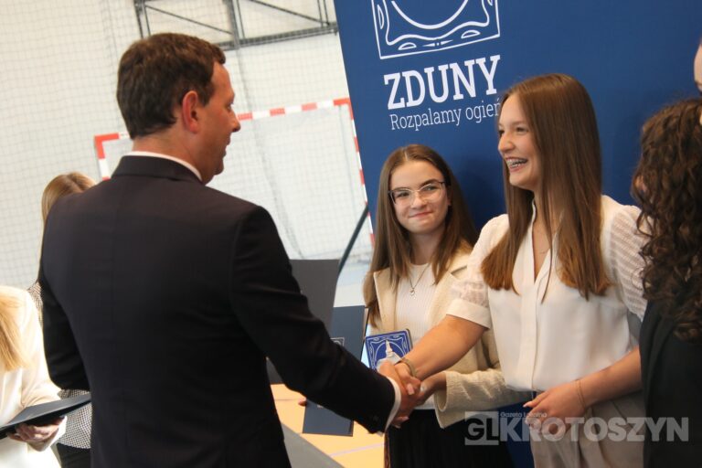 Sportowe święto w Zdunach! Burmistrz nagrodził najlepszych zawodników i trenerów
