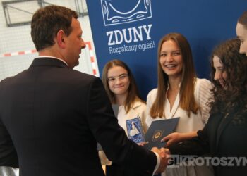 Sportowe święto w Zdunach! Burmistrz nagrodził najlepszych zawodników i trenerów