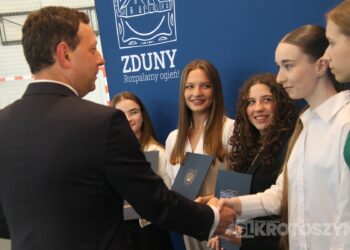 Sportowe święto w Zdunach! Burmistrz nagrodził najlepszych zawodników i trenerów