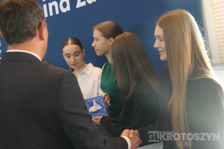 Sportowe święto w Zdunach! Burmistrz nagrodził najlepszych zawodników i trenerów