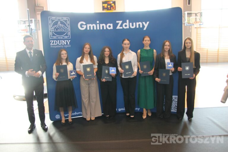 Sportowe święto w Zdunach! Burmistrz nagrodził najlepszych zawodników i trenerów