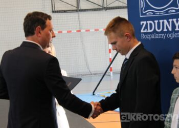 Sportowe święto w Zdunach! Burmistrz nagrodził najlepszych zawodników i trenerów