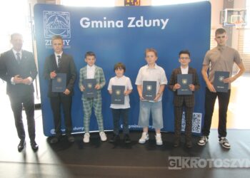 Sportowe święto w Zdunach! Burmistrz nagrodził najlepszych zawodników i trenerów