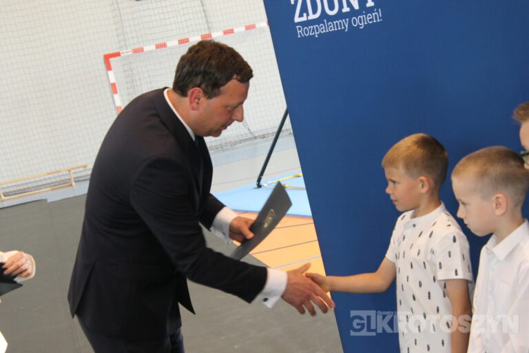 Sportowe święto w Zdunach! Burmistrz nagrodził najlepszych zawodników i trenerów